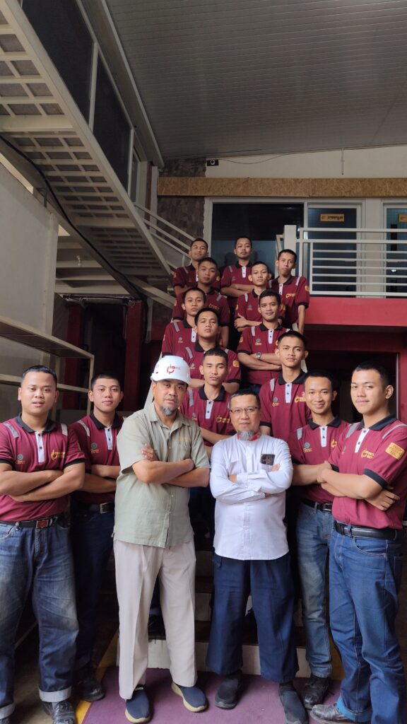 Trainee Basic Mechanic Course (BMC) 248 berfoto bersama saat Closing Ceremony pada 14 Agustus 2026.